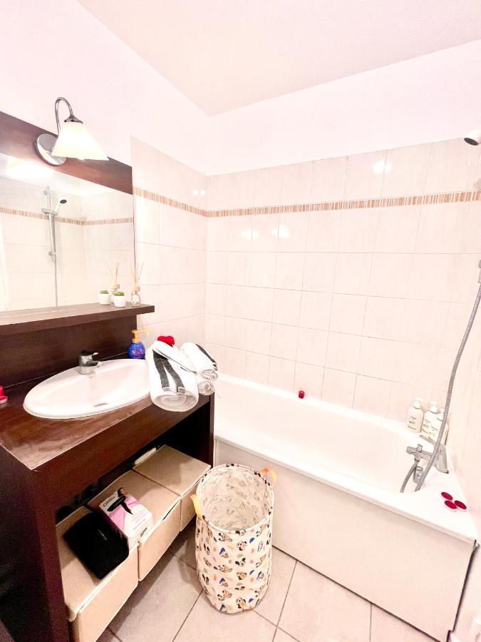 5 Min From Disneyland Cozy Retreat Apartment Montévrain Exterior photo