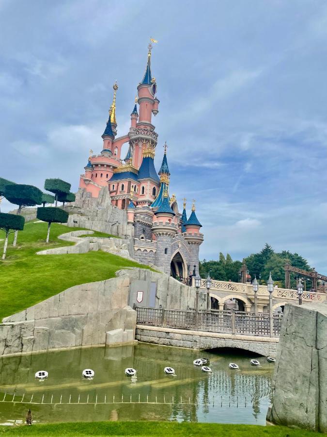 5 Min From Disneyland Cozy Retreat Apartment Montévrain Exterior photo